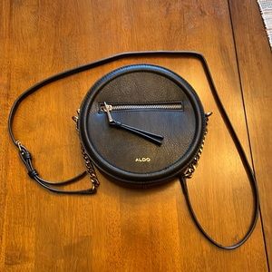 Black round Aldo purse- excellent condition!!